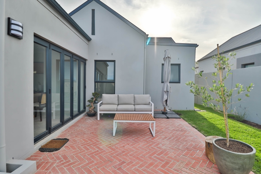 3 Bedroom Property for Sale in Aan de Wijnlanden Western Cape